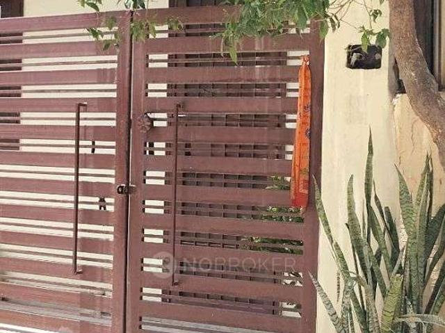 House for sale in Hariana