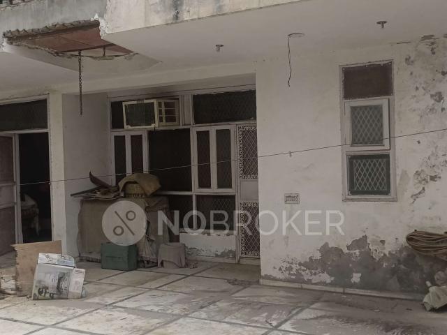 House for sale in Hariana