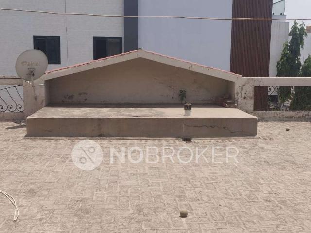 House for sale in Hariana
