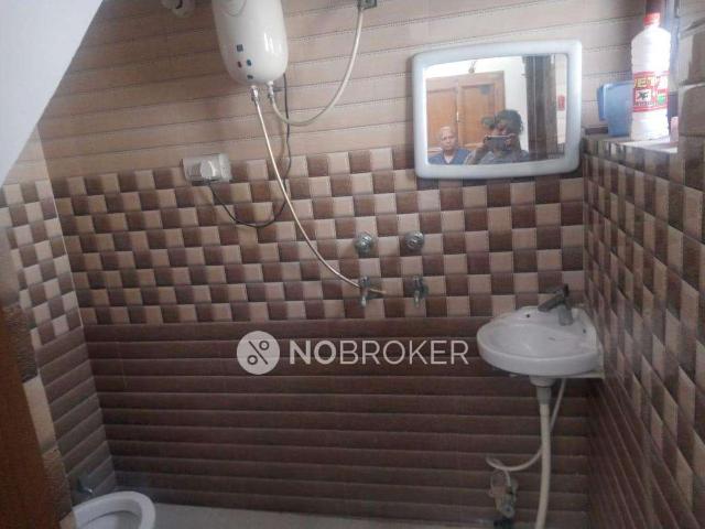 House for sale in Hariana