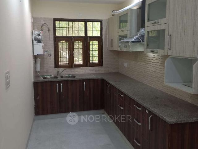 House for sale in Hariana