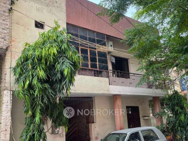 House for sale in Deri