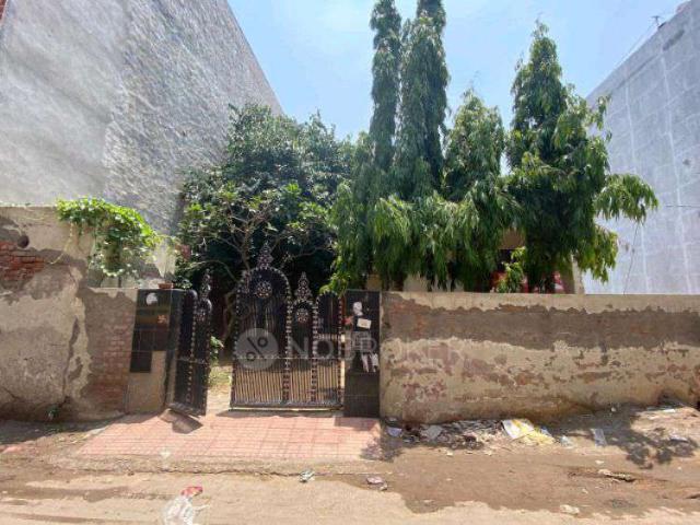 House for sale in Hariana