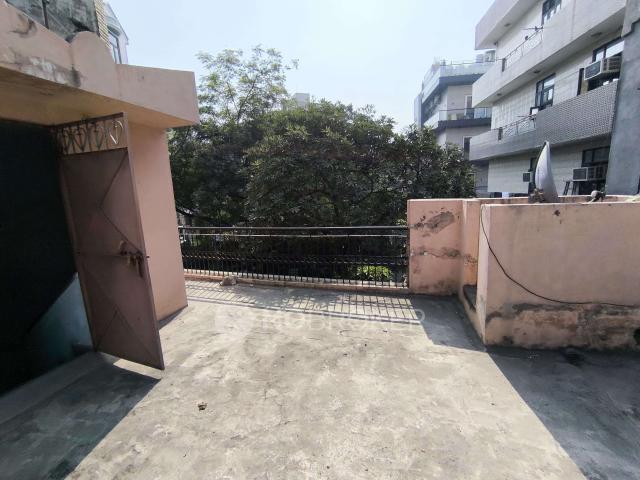 House for sale in Geeta Colony, Delhi