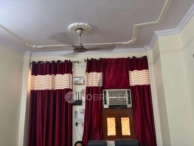 House for sale in Central Delhi, Deri