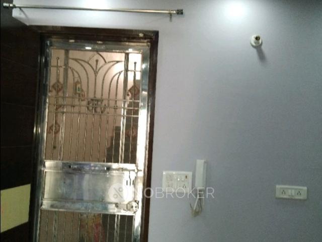 House for sale in West Delhi, Deri