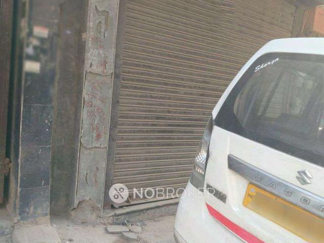 House for sale in West Delhi, Deri