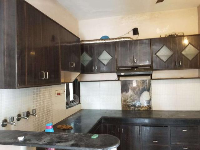 House for sale in West Delhi, Deri