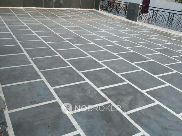 House for sale in West Delhi, Deri