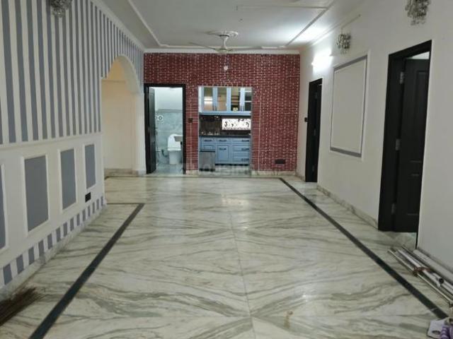 Flat for rent in Deri