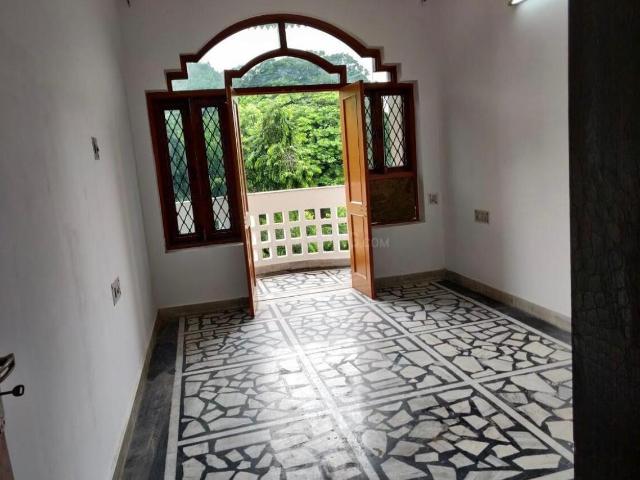 Flat for rent in North West Delhi, Deri