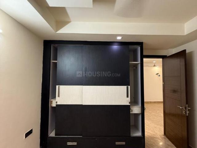 Flat for sale in North West Delhi, Deri