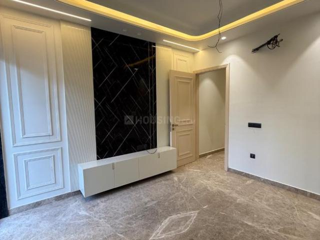 Flat for sale in North West Delhi, Deri