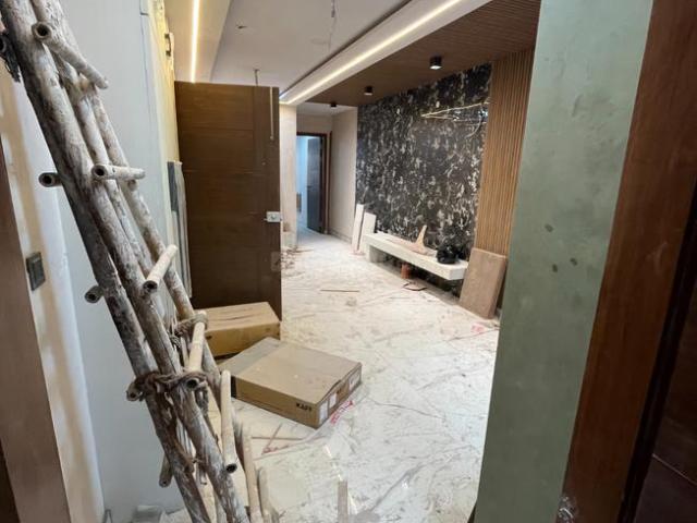 Flat for sale in North West Delhi, Deri