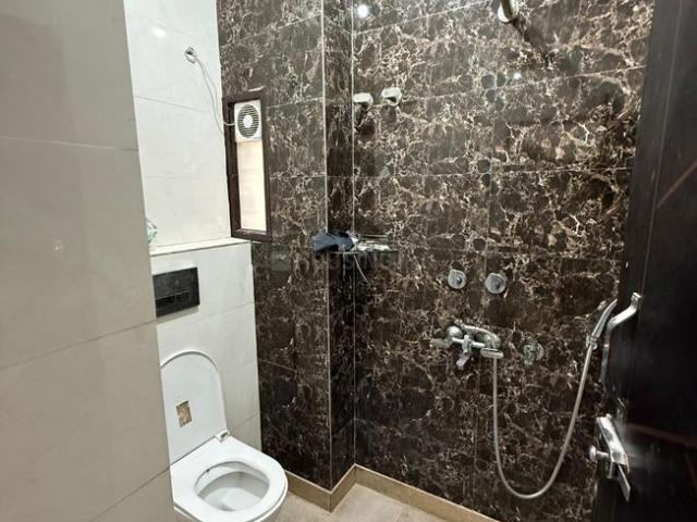 Flat for sale in North West Delhi, Deri