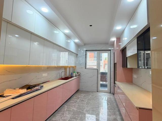 Flat for sale in North West Delhi, Deri