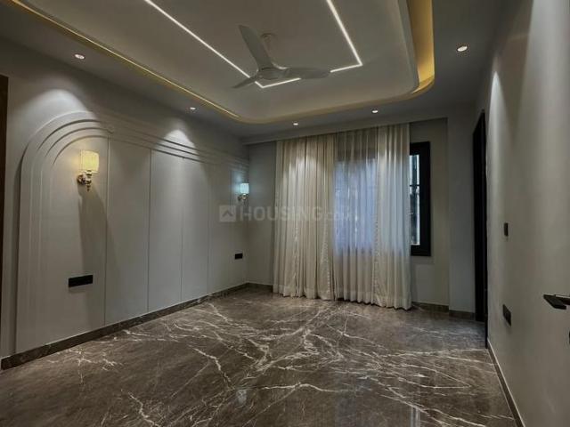 Flat for sale in North West Delhi, Deri