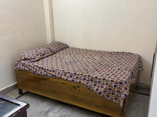Flat for rent in West Delhi, Deri