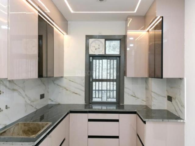 Flat for sale in South West Delhi, Deri
