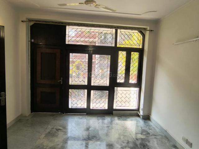 Flat for rent in Deri