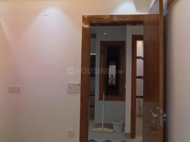 Flat for sale in South West Delhi, Deri