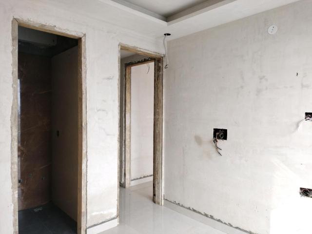 Flat for sale in South West Delhi, Deri