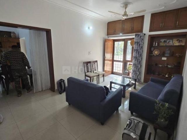 Flat for rent in Deri
