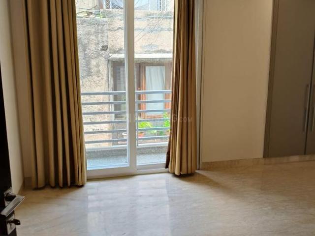 Flat for rent in Deri