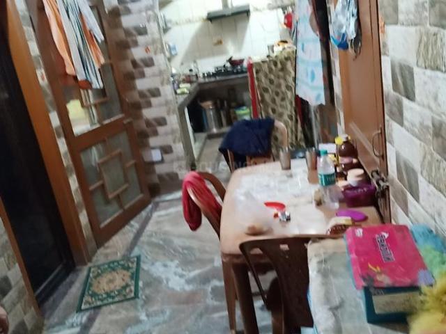 Flat for sale in West Delhi, Deri