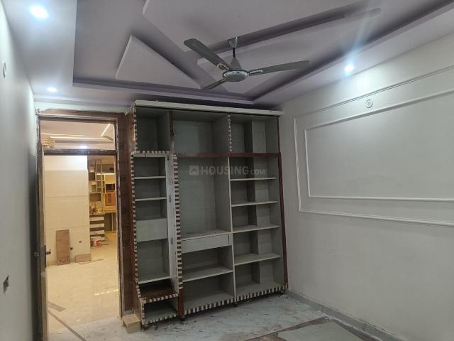 Flat for sale in West Delhi, Deri