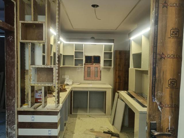 Flat for sale in West Delhi, Deri