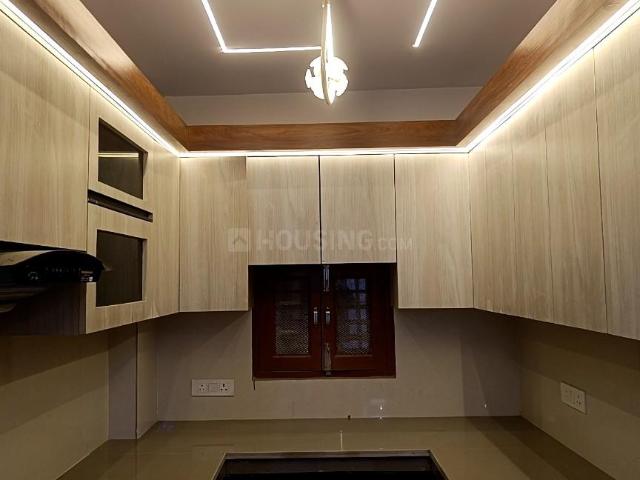 Flat for sale in South West Delhi, Deri
