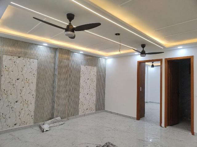 Flat for sale in West Delhi, Deri