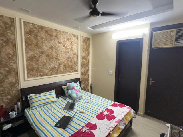 Flat for sale in West Delhi, Deri