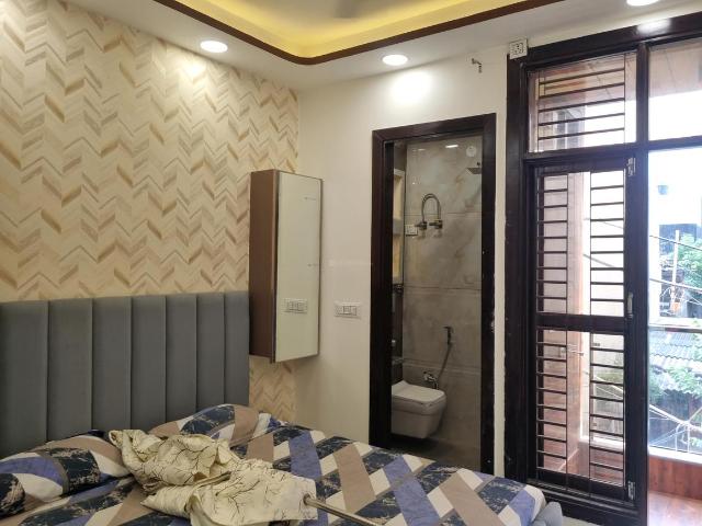 Flat for sale in West Delhi, Deri