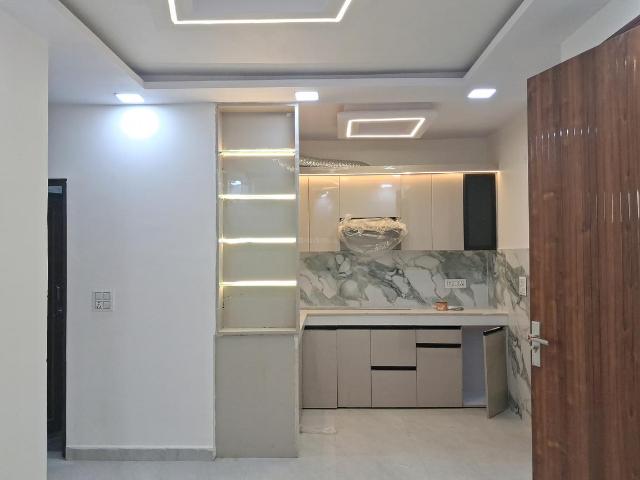 Flat for sale in West Delhi, Deri