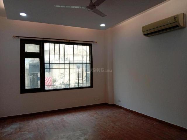 Flat for rent in Deri