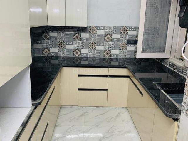 Flat for rent in Deri