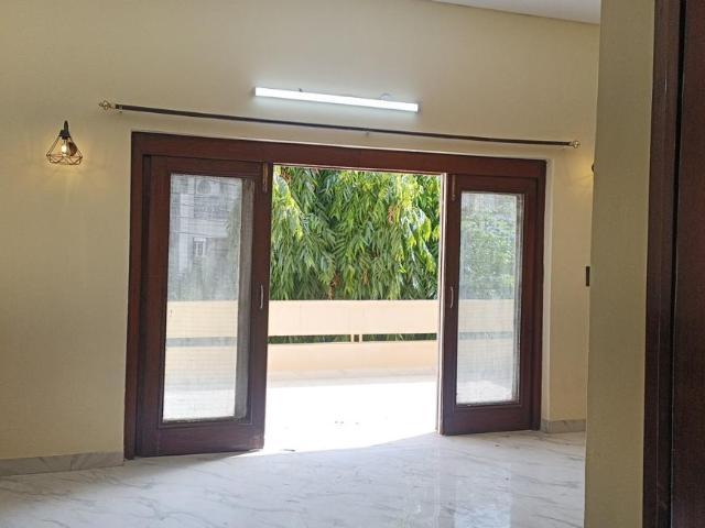 Flat for rent in Deri