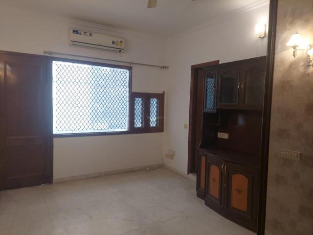 Flat for rent in Deri