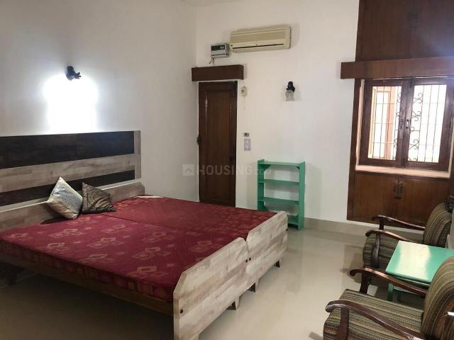 Flat for rent in South Delhi, Deri