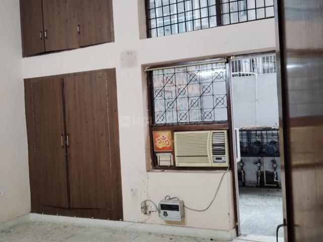 Flat for rent in South Delhi, Deri
