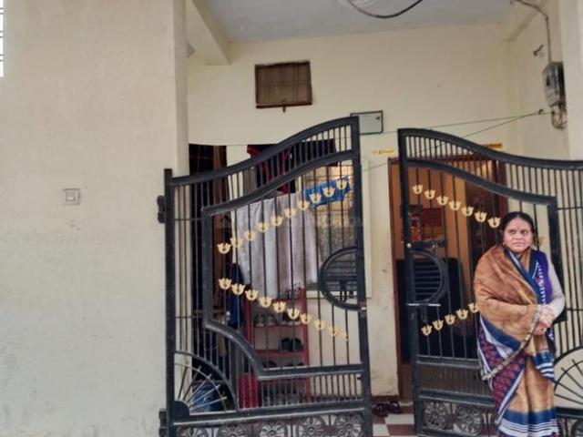 Flat for sale in North Delhi, Deri