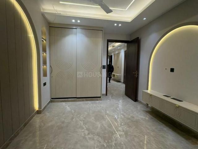 Flat for sale in North Delhi, Deri