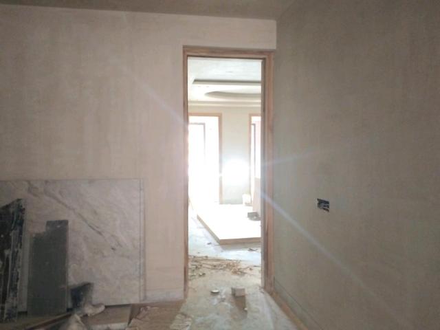 Flat for sale in North Delhi, Deri