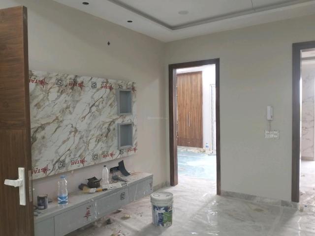 Flat for sale in North Delhi, Deri