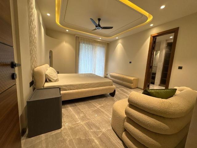 Flat for sale in North Delhi, Deri