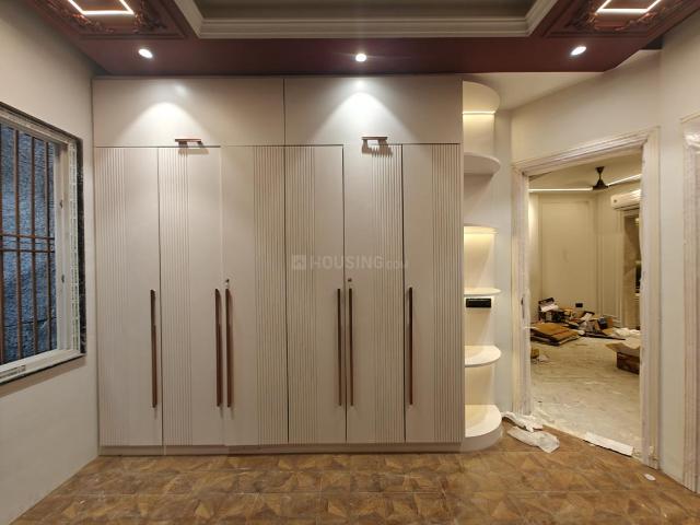 Flat for sale in North Delhi, Deri