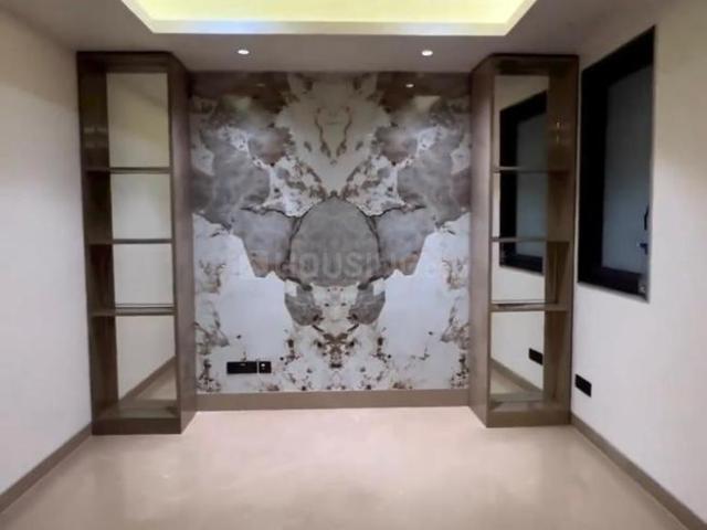 Flat for sale in North Delhi, Deri