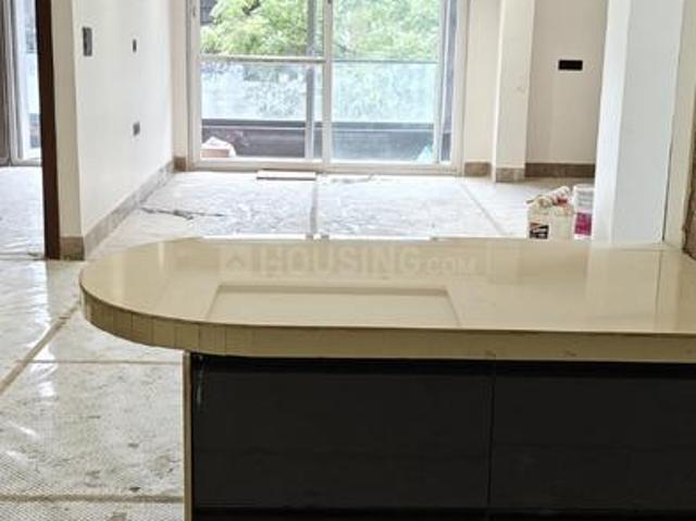 Flat for sale in North Delhi, Deri